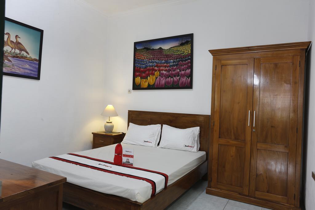 Reddoorz Near Adisucipto Airport Hotel Yogyakarta Kültér fotó