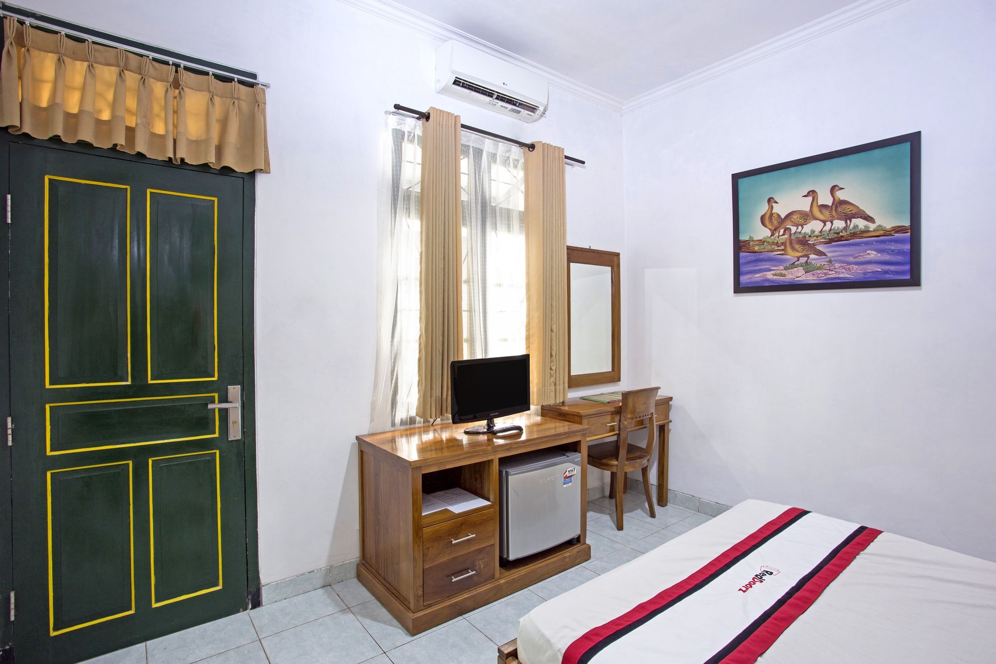 Reddoorz Near Adisucipto Airport Hotel Yogyakarta Kültér fotó