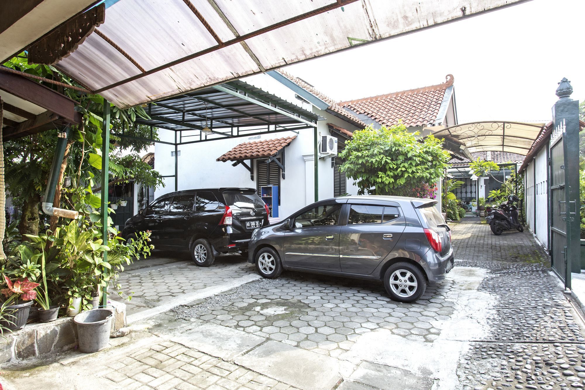 Reddoorz Near Adisucipto Airport Hotel Yogyakarta Kültér fotó