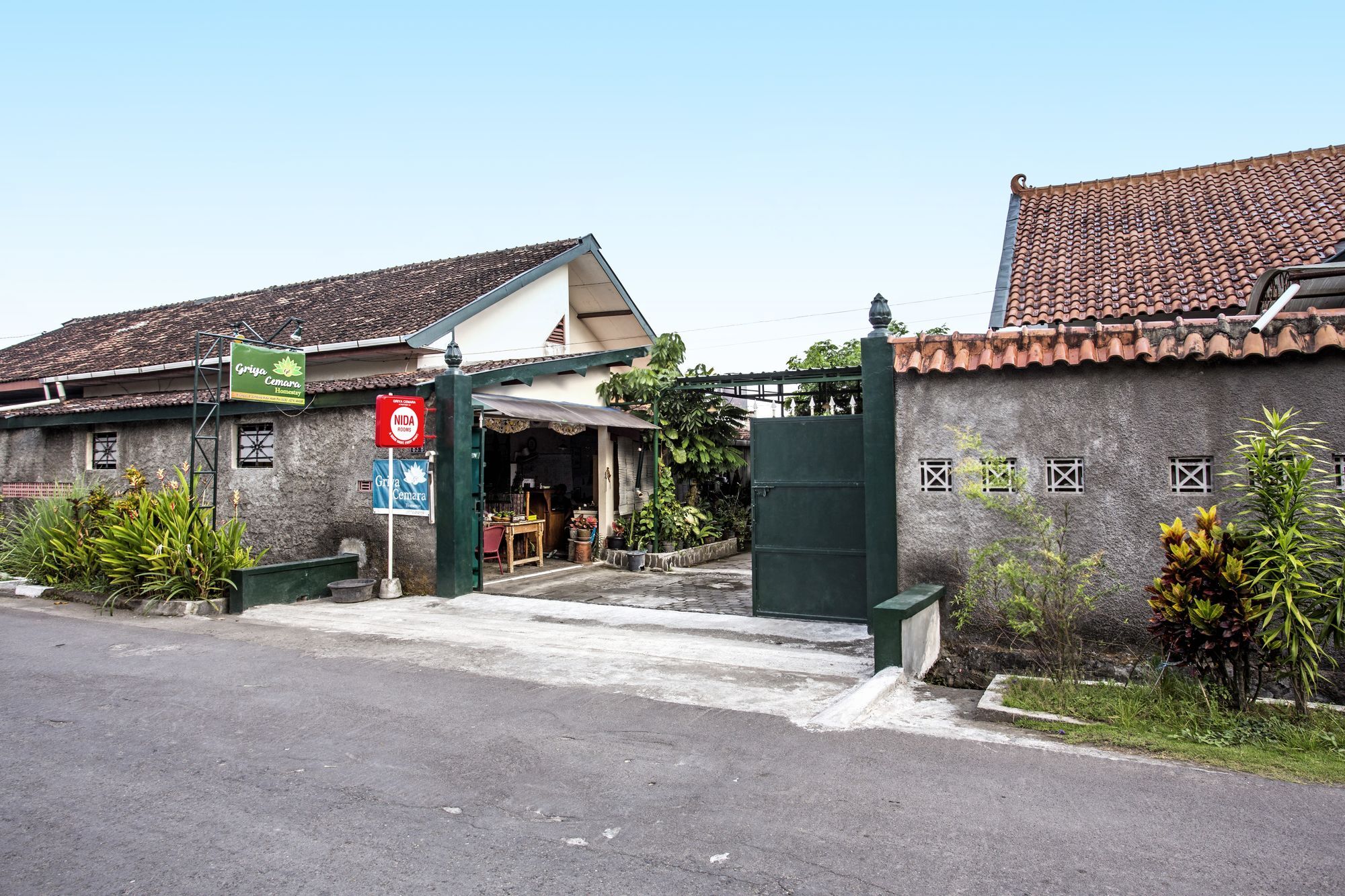 Reddoorz Near Adisucipto Airport Hotel Yogyakarta Kültér fotó